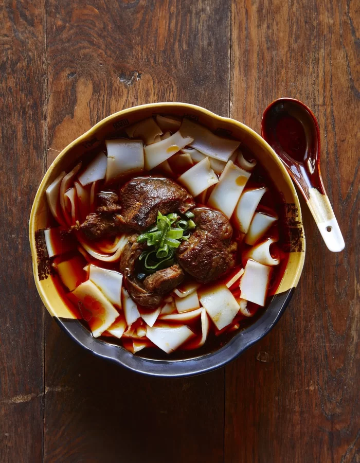 02 Hunan rice noodle soup with stewed beef and chili